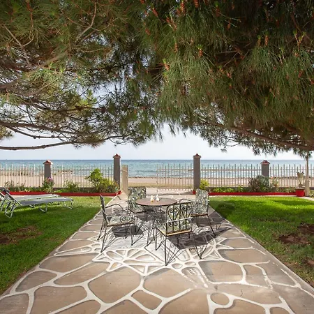 The Great Wave Beachfront House Nea Plagia Sozopoli
