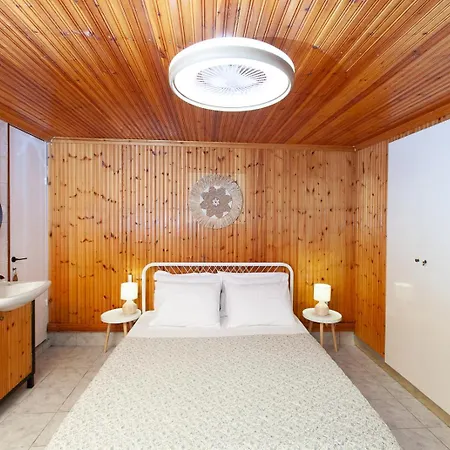 The Great Wave Beachfront House Nea Plagia סוזופולי