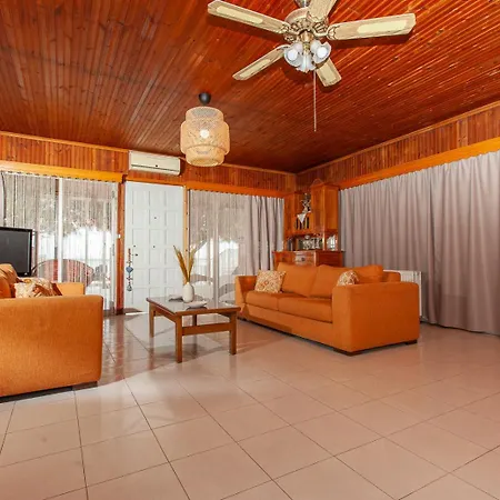 The Great Wave Beachfront House Nea Plagia סוזופולי